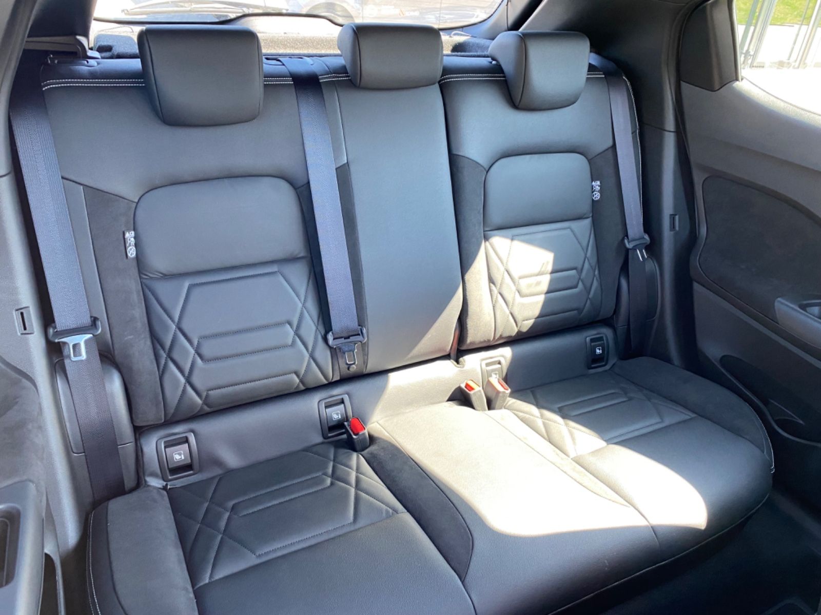 Fahrzeugabbildung Nissan Juke N-Design - 2Farben, Leder/Alcantara, 19"