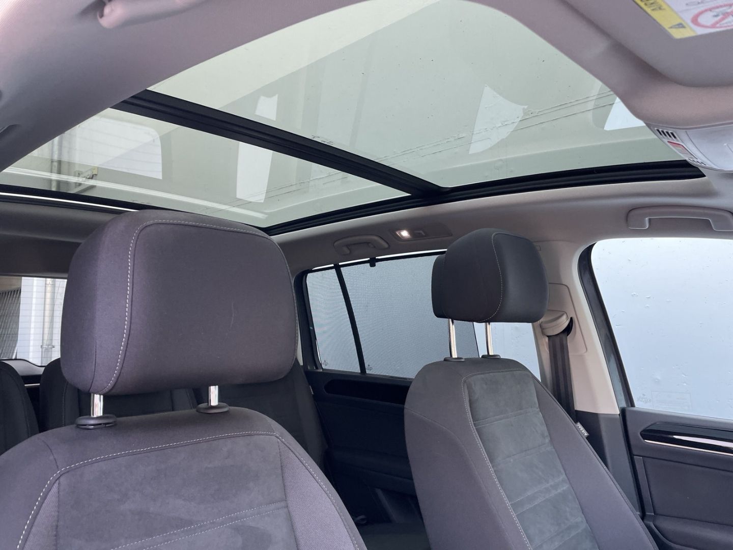 Touran 1.5 TSI DSG R-Line ACC/Navi/LED/Pano/CAM 