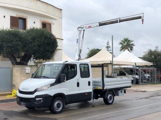 Iveco IVECO Daily 33S11 2.3 HPT DOPPIA CABINA CON GRU 