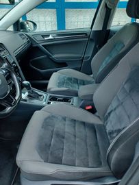 Volkswagen Golf - 9