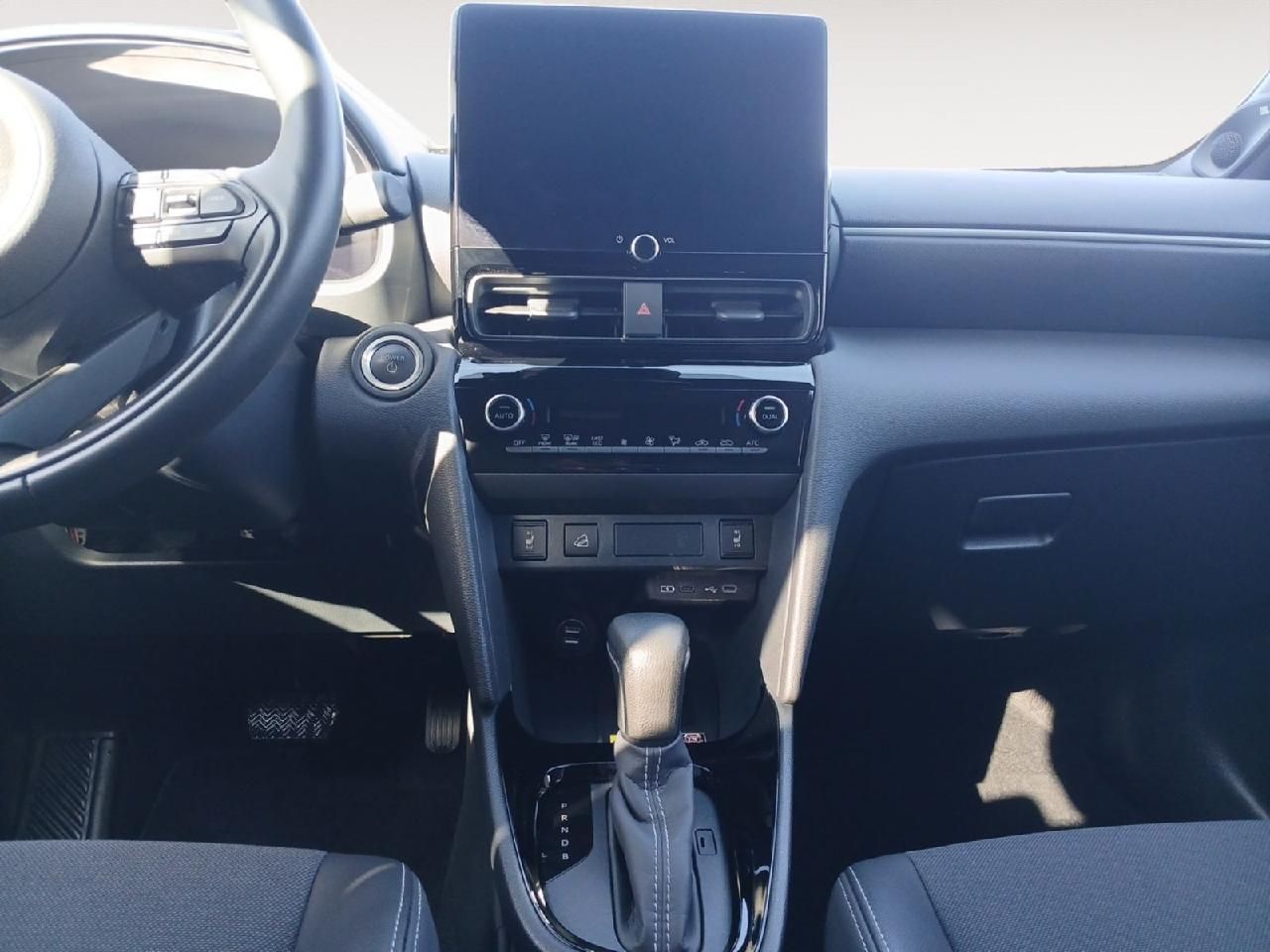 Fahrzeugabbildung Toyota Yaris Cross Hybrid AWD-i Premiere Edition