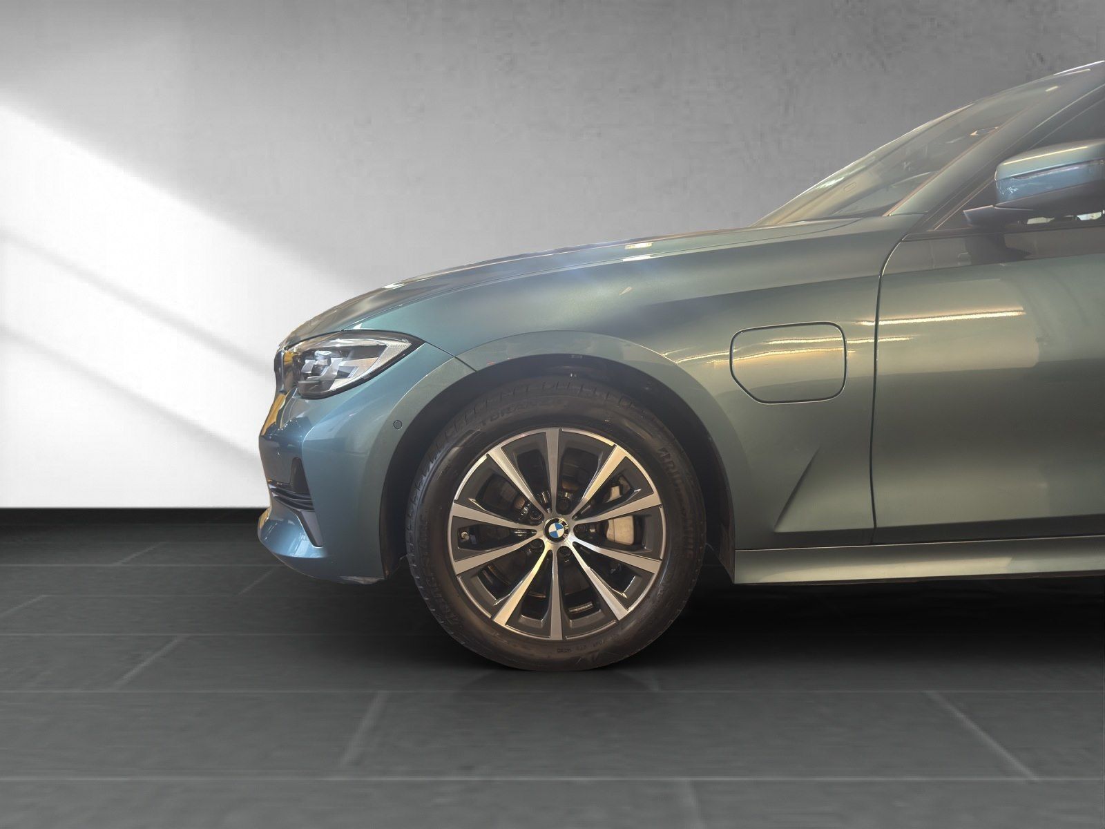 BMW 330e Touring Advantage Leder 360° HUD eSitze foto 8