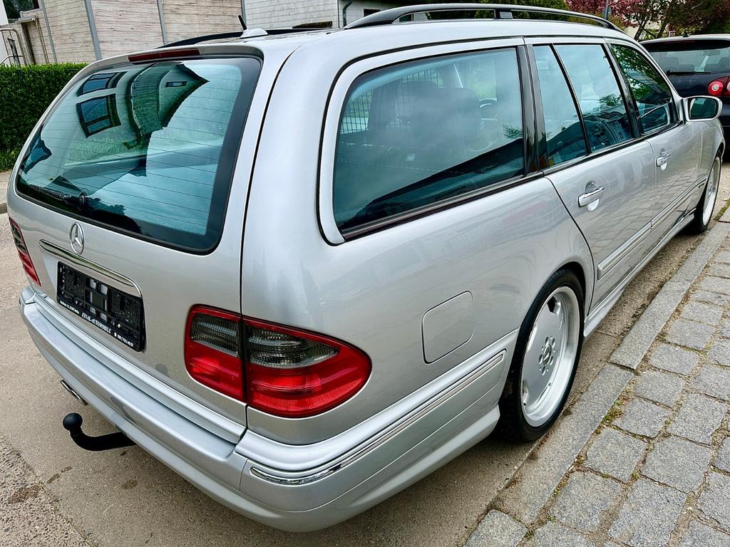 Mercedes-Benz E 55 AMG