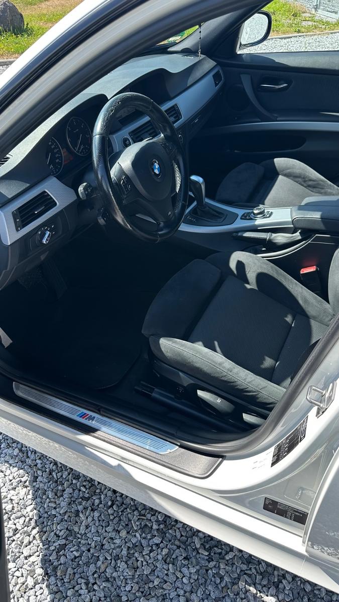 BMW 320 2011 — photo 12