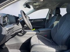 VW Passat Business 2.0 l TDI DSG Bluetooth Navi LED