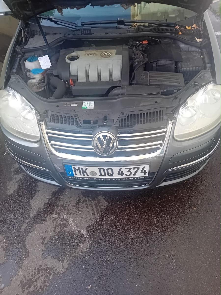 Volkswagen Golf 2008 — rear view