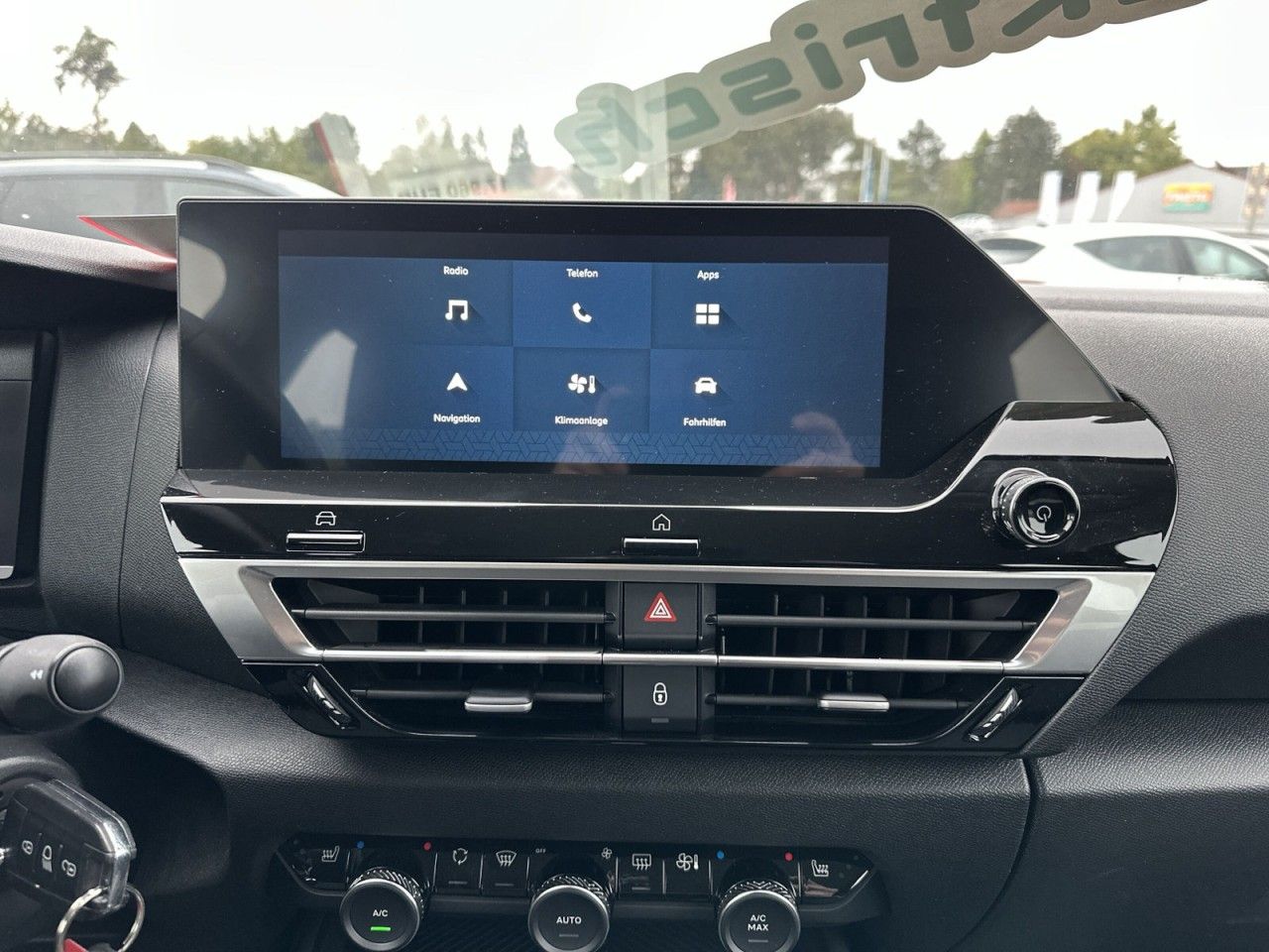 Fahrzeugabbildung Citroën ë-C4 Lim. Feel 136 PS