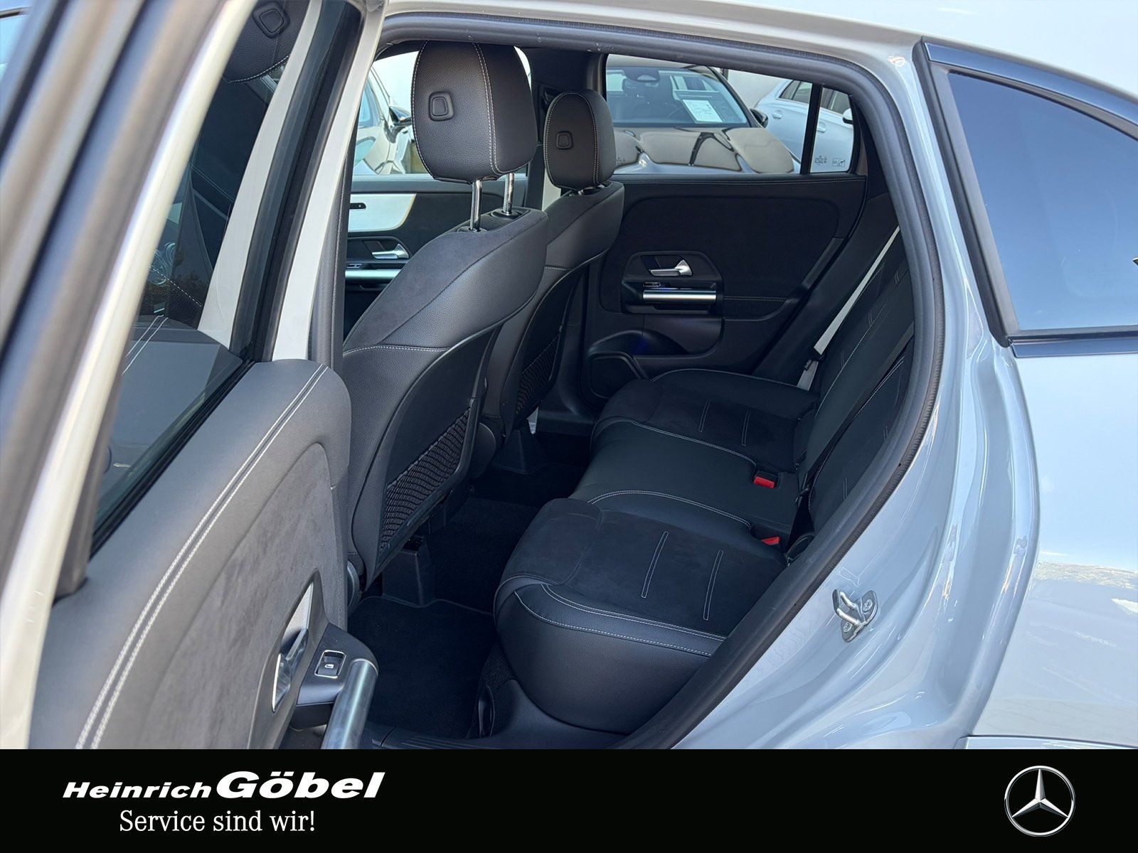 Fahrzeugabbildung Mercedes-Benz GLA 200 AMG*PANO*AHK*20ZOLL*FAP*APPLECAR-PLAY*