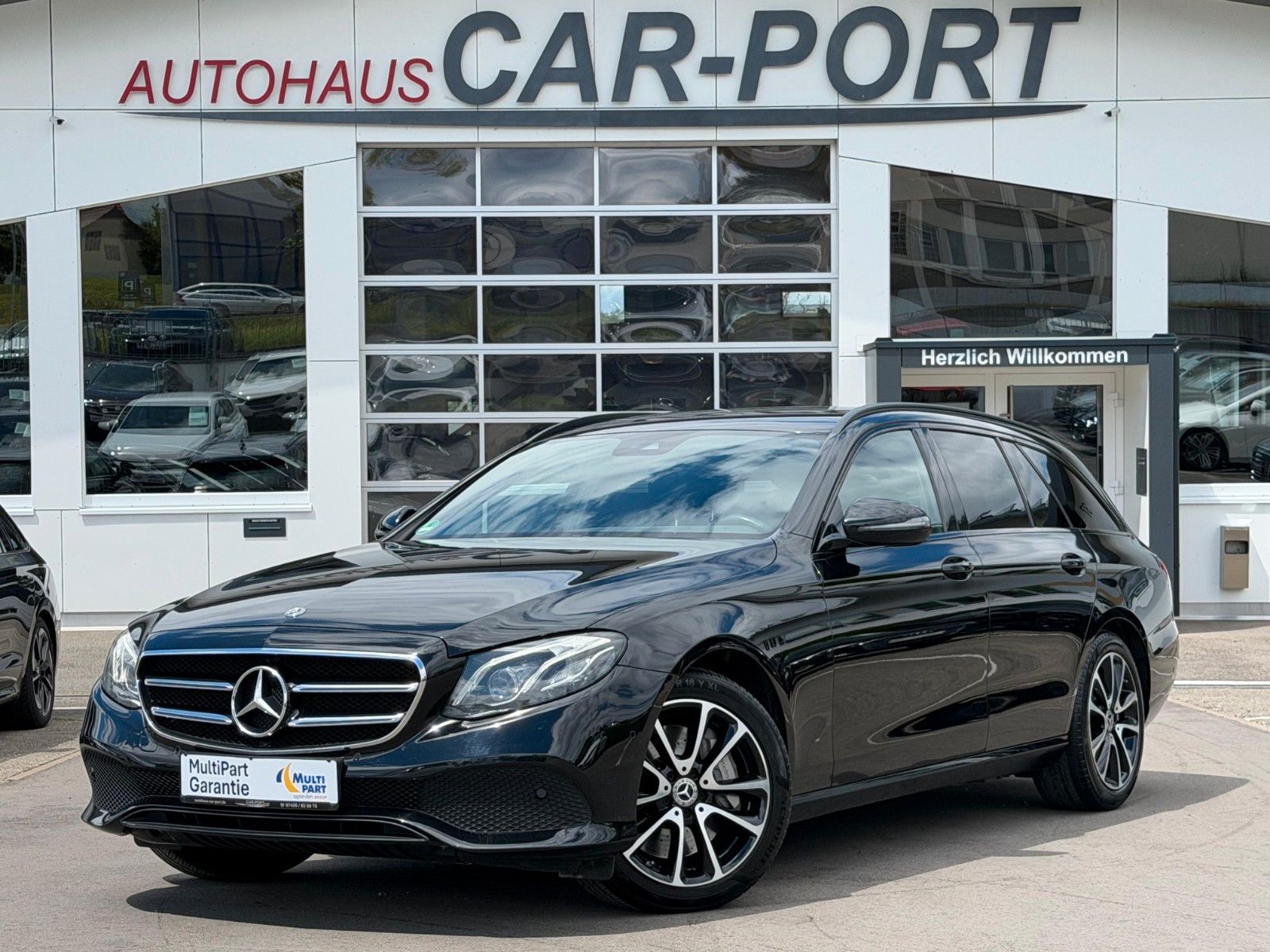 MERCEDES-BENZ E 400d Avantgarde T-Mod. 4-MATIC|LED| AHK| MEMRY