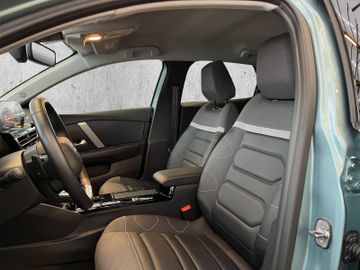 Citroën C4 Shine PT 130 EAT8 Navi+HUD+RFK+Carplay+LM