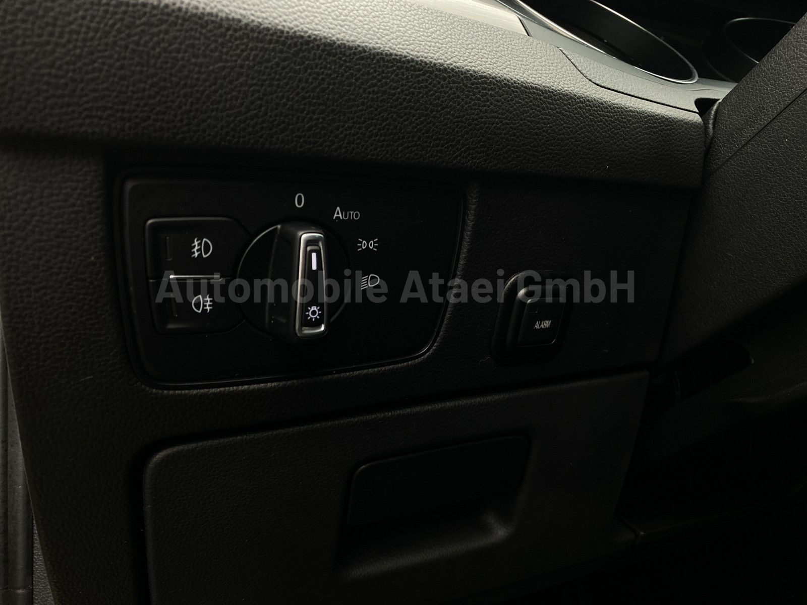 Fahrzeugabbildung Volkswagen Passat Variant TDI DSG *TAXI* TAXAMETER+TOP 3227