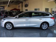 Fahrzeugabbildung Ford Focus Cool & Connect,Automatic,AHK,Kamera