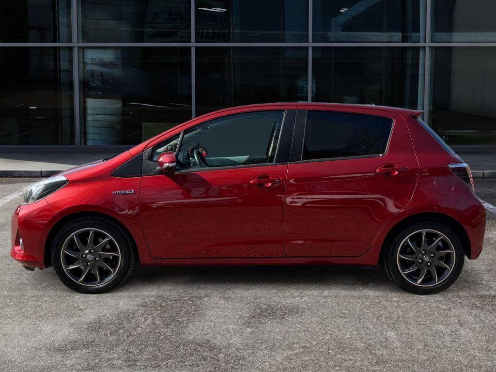 Fahrzeugabbildung Toyota Yaris Hybrid 1.5 VVT-i Club