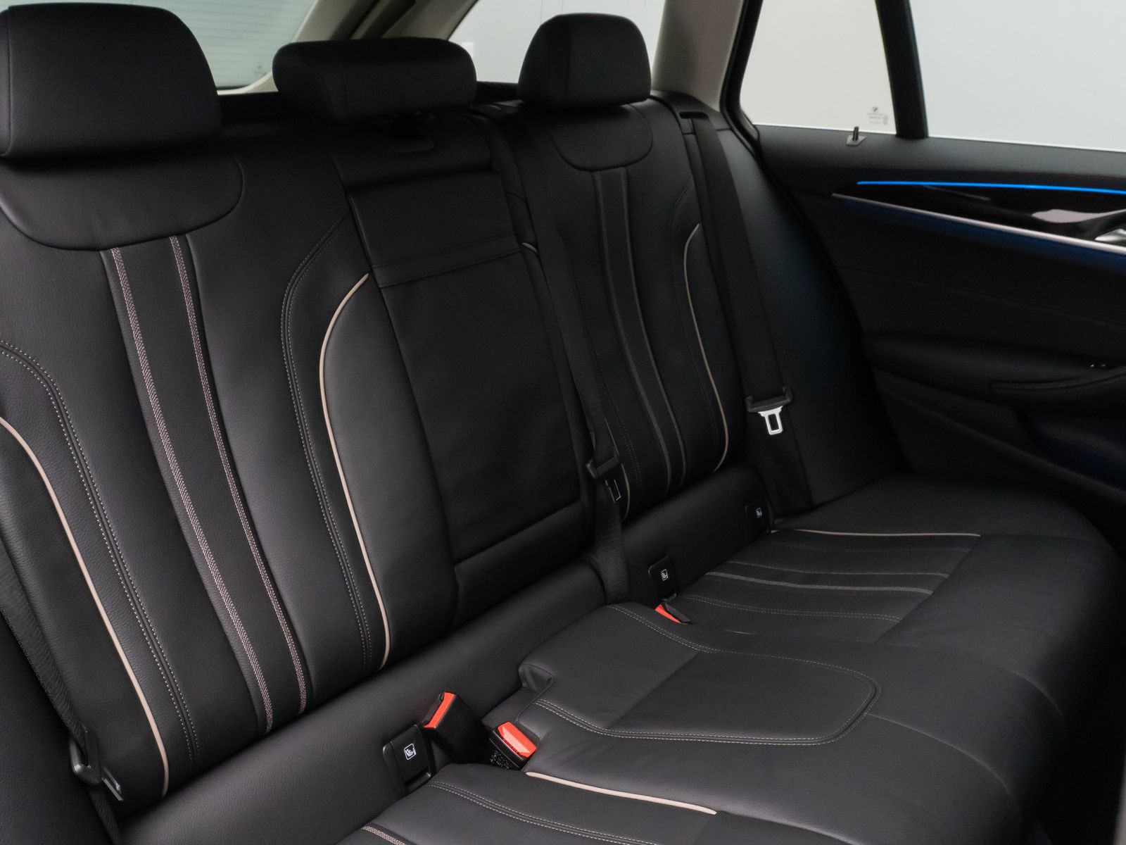 Fahrzeugabbildung BMW 530e xD Luxury Line Kamera HUD DAB HiFi Sport