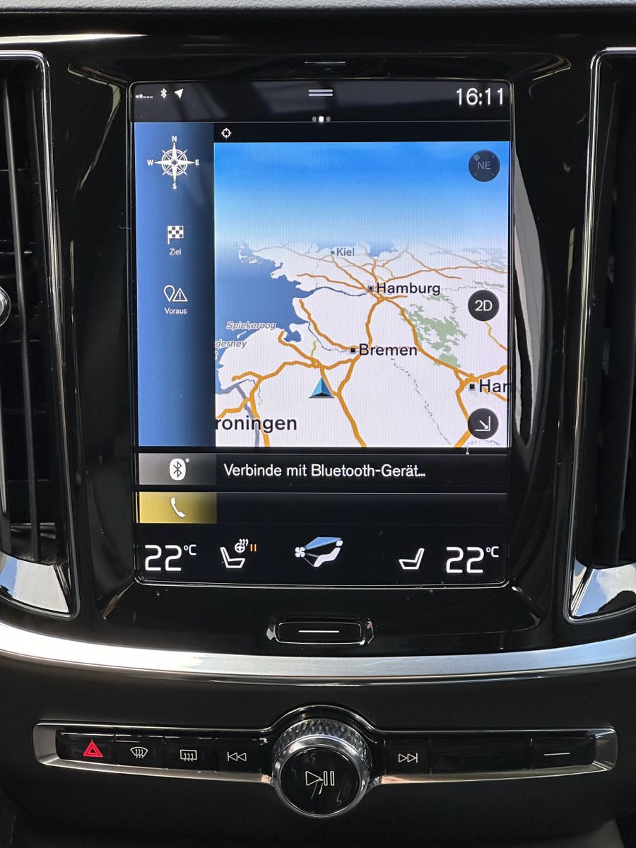 Fahrzeugabbildung Volvo V60 T6 AWD Recharge R-Design NAV+LED+PANO+H&K+VC