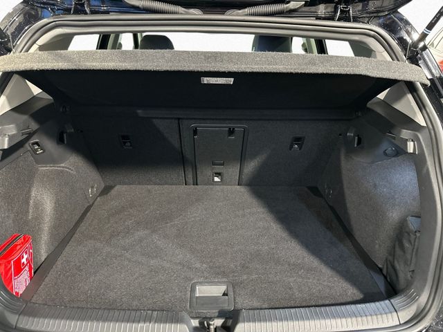 Golf VIII 2.0 TDI DSG IQ.LIGHT+PANO+AHK+HUD+ACC+