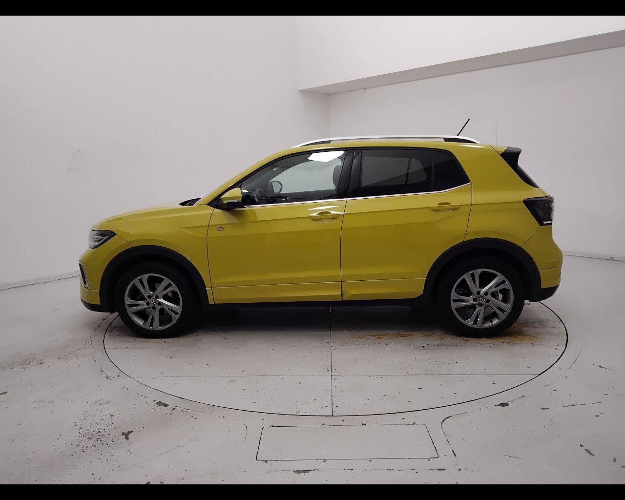 Volkswagen VOLKSWAGEN T-Cross 2024 - T-Cross 1.0 tsi R-Line imagem 3