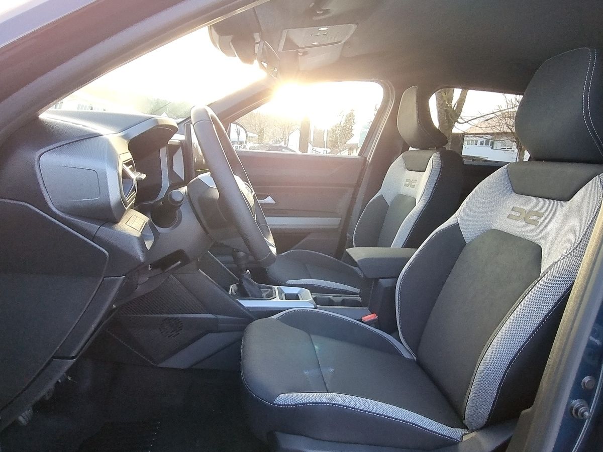 Fahrzeugabbildung Dacia Bigster Journey TCe 140