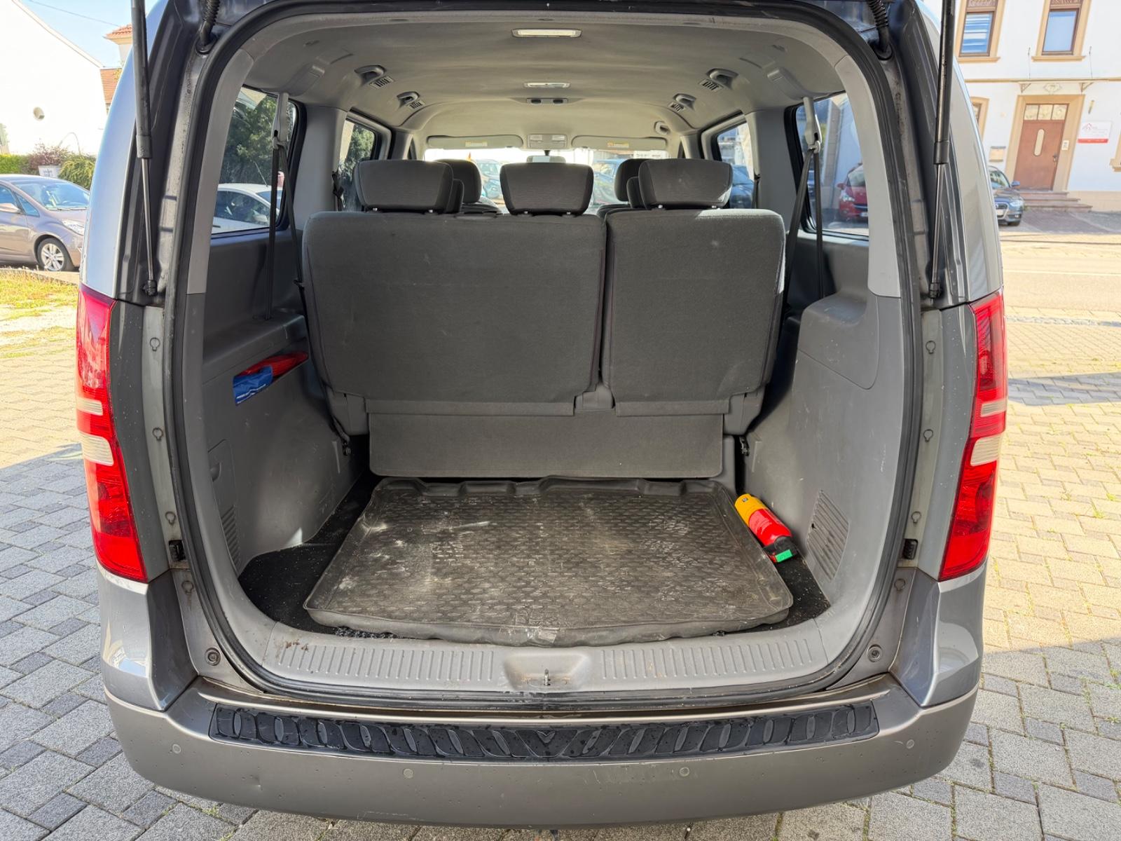 Hyundai H-1 Kasten 8 SITZER TUV 10/2026