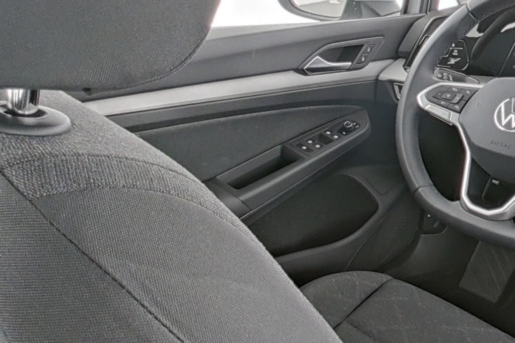 Volkswagen Golf Life 2.0 TDI PDC*Tempo*Klima*NAV*SH
