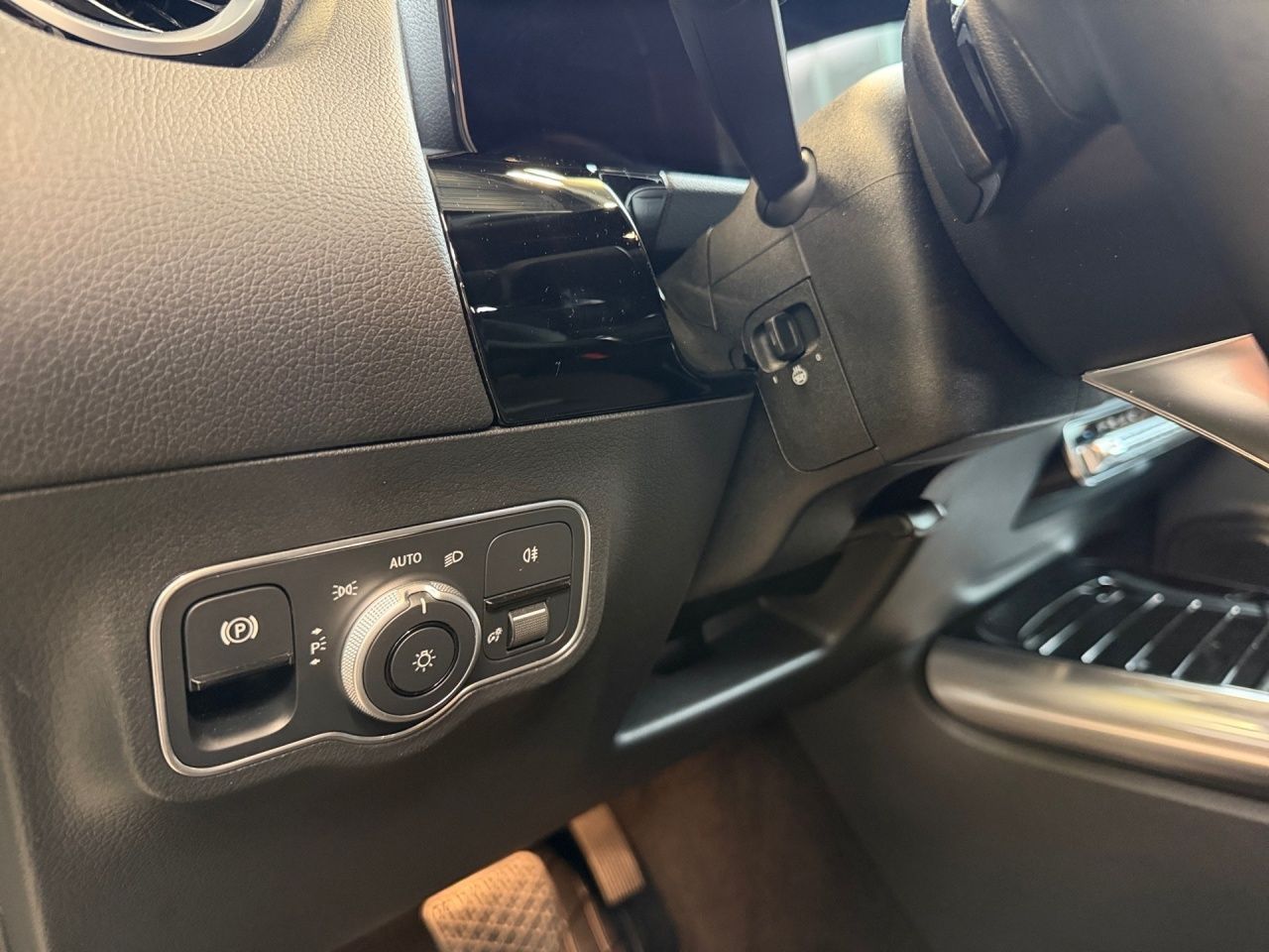 Fahrzeugabbildung Mercedes-Benz B 220 4M STNDHZ+MEMORY+NIGHT+LED+LHZ+TOTW+KAMERA
