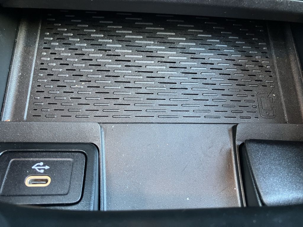 Fahrzeugabbildung Mercedes-Benz GLB 200 AMG*NIGHT*AHK*PANO*DISTR*MEMO*KEYL*MULTI