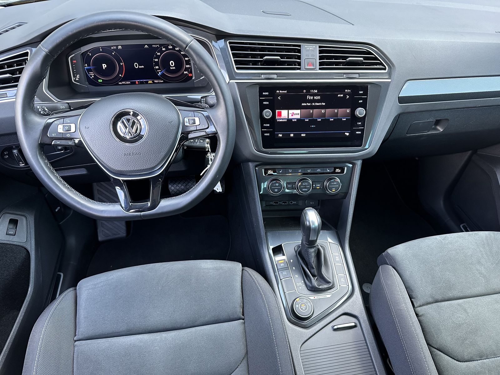 Fahrzeugabbildung Volkswagen Tiguan 2.0 TDI DSG 4M HL NAV+LED+AHK+HUD+VCOCK