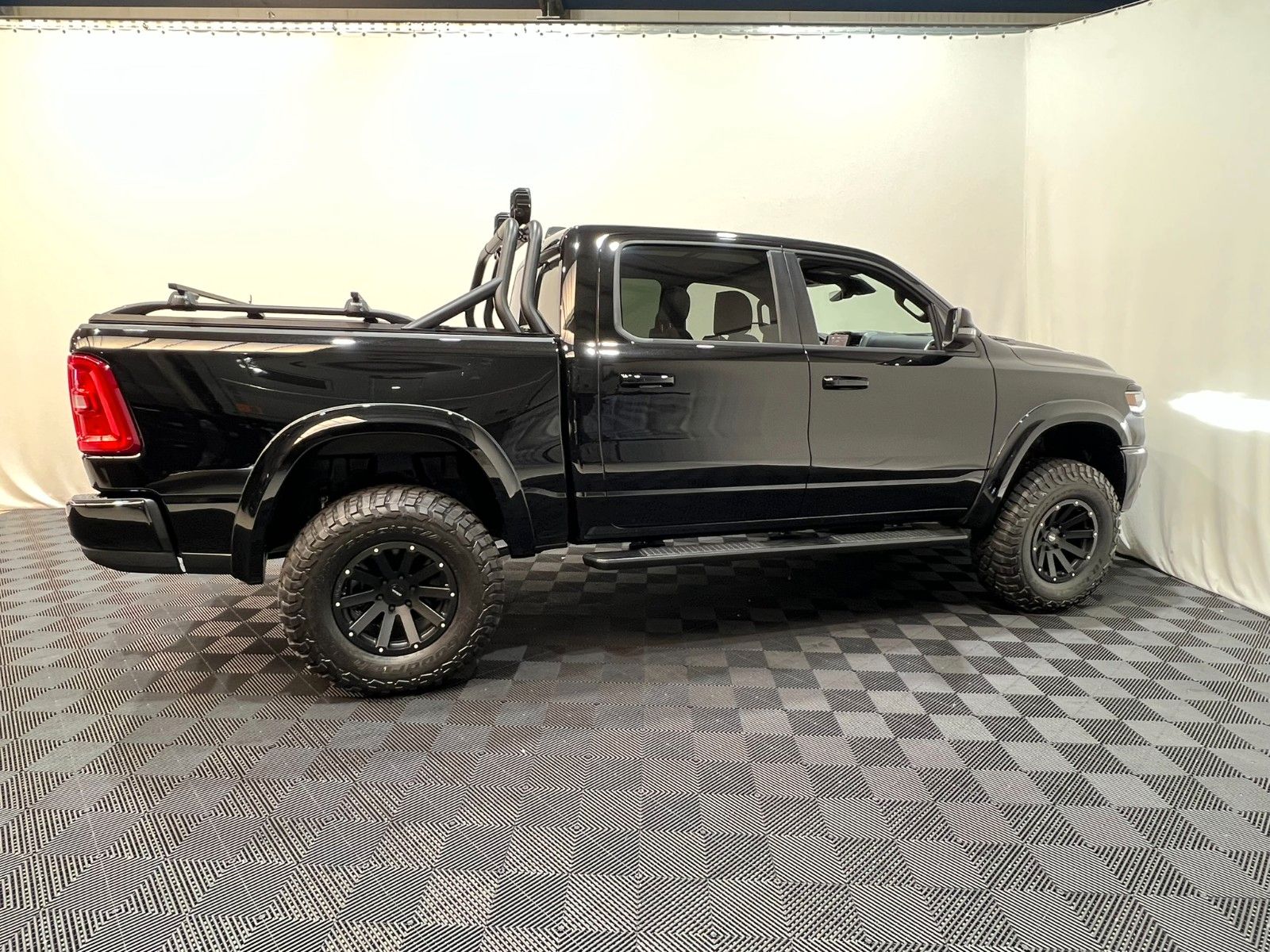 Fahrzeugabbildung Dodge RAM 1500 Laramie Sport 3.0L RTR Umbau