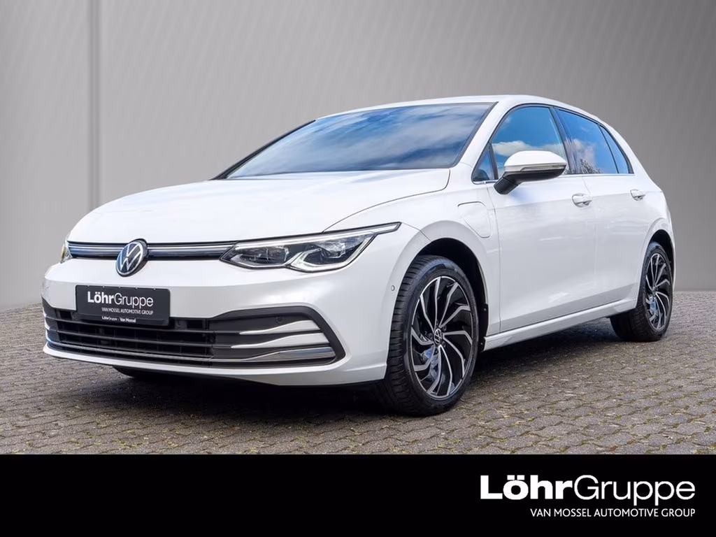 Volkswagen Golf VIII Lim. 1.4 eTSI DSG Style *LED*Kamera*