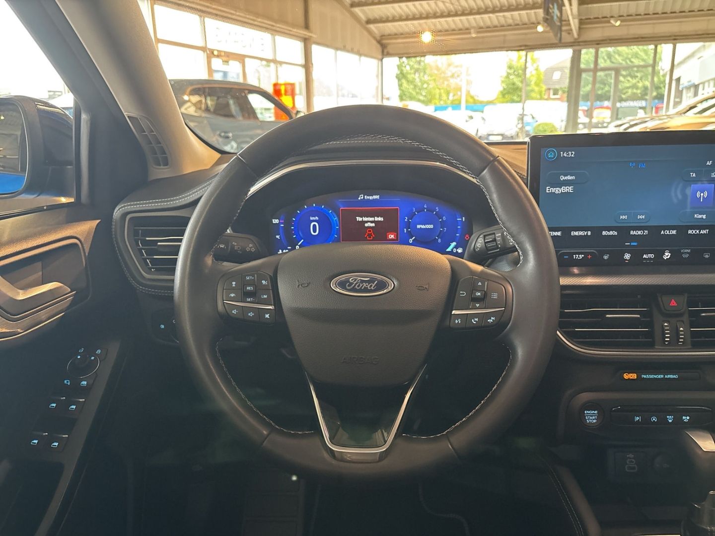 Fahrzeugabbildung Ford Focus Turnier Active Vignale 1.0 EcoBoost Mild-H