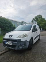 Peugeot Partner mit wenig kilometer - Peugeot Partner aus 2011