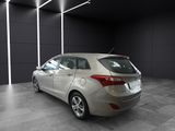 Hyundai i30 Trend+AUTOMATIK+KLIMA+PDC+SITZHEIZUNG - Hyundai i30 aus 2015