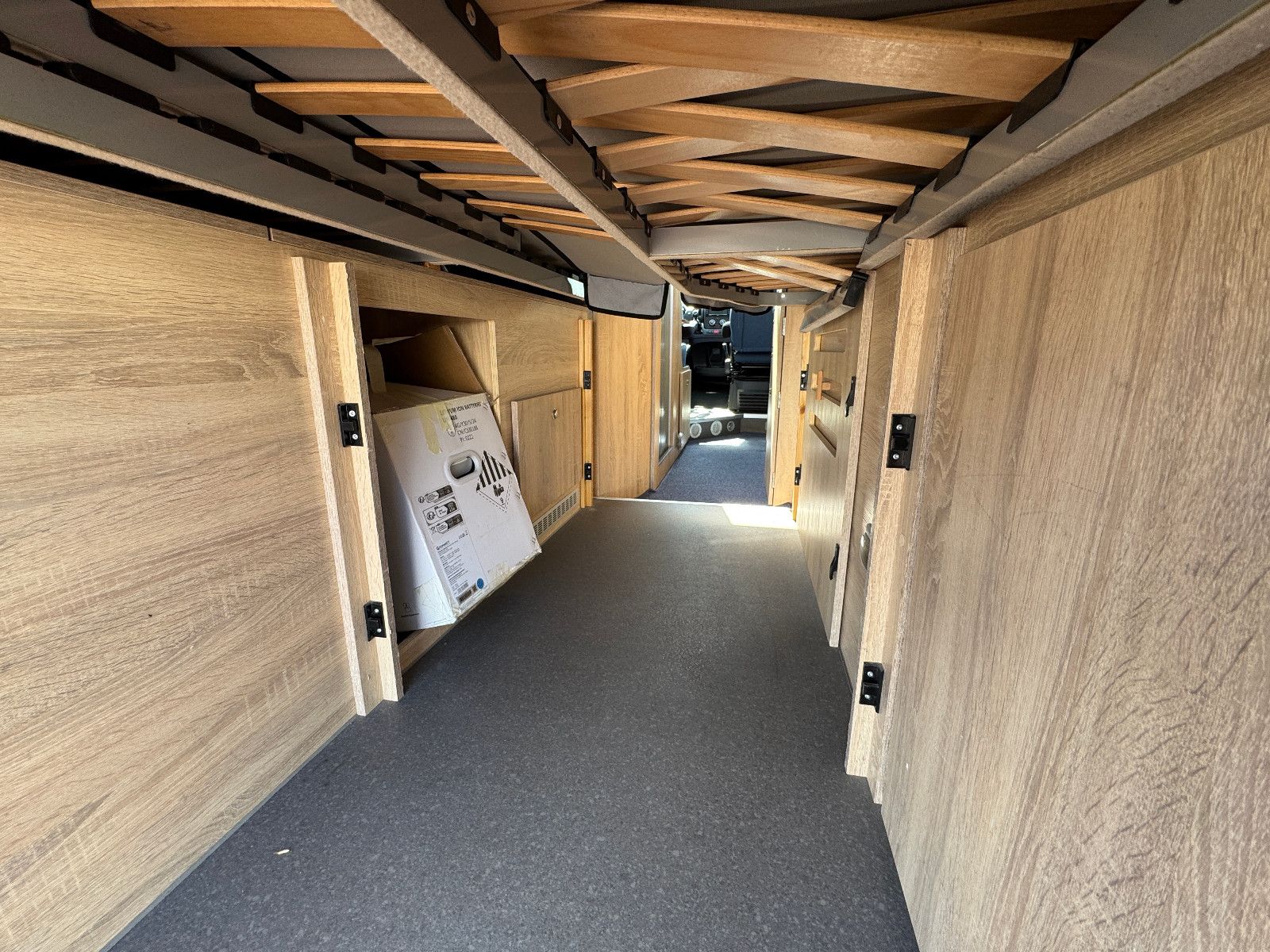 Vehicle image Pössl RUNNER 636 INDIVIDUAL ROOM CLIMATE AHK