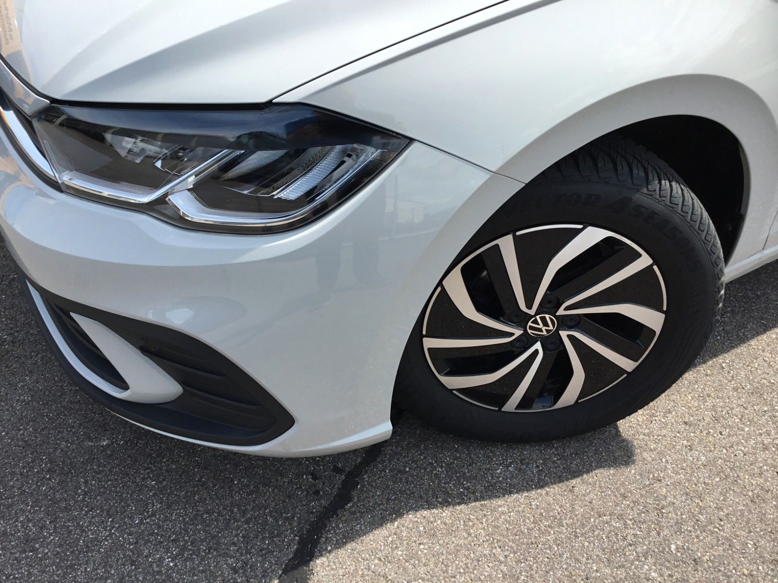 Fahrzeugabbildung Volkswagen Polo 1.0 TSI Life+Sitzheizung+AppConnect+Kamera