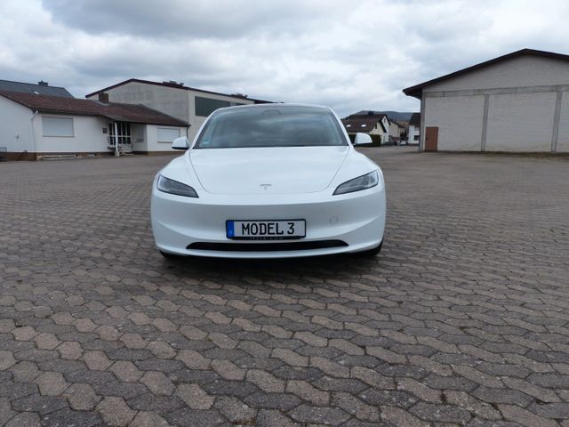 Tesla Model 3 Basis RWD 18 Zoll Photon Felgen 88 KW