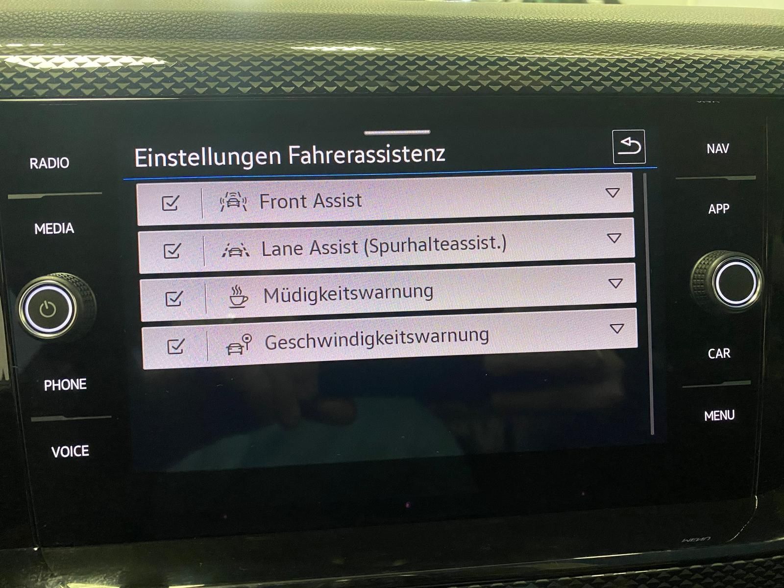 Fahrzeugabbildung Volkswagen Taigo 1.5 TSI ACT Life APP+MATRIX+ALLWETTER+RFK+
