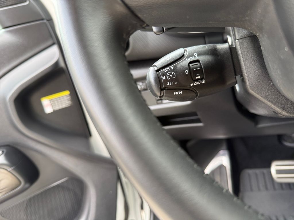 Fahrzeugabbildung Citroën C5 Aircross Hybrid 225 e-EAT8 SHINE*Panorama-SD