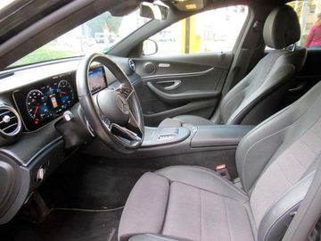 Mercedes E 300 - 4