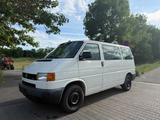 Volkswagen T4 Caravelle 2.5 TDI TÜV + REIFENSATZ NEU *AHK* - VW T4 Caravelle von 2002