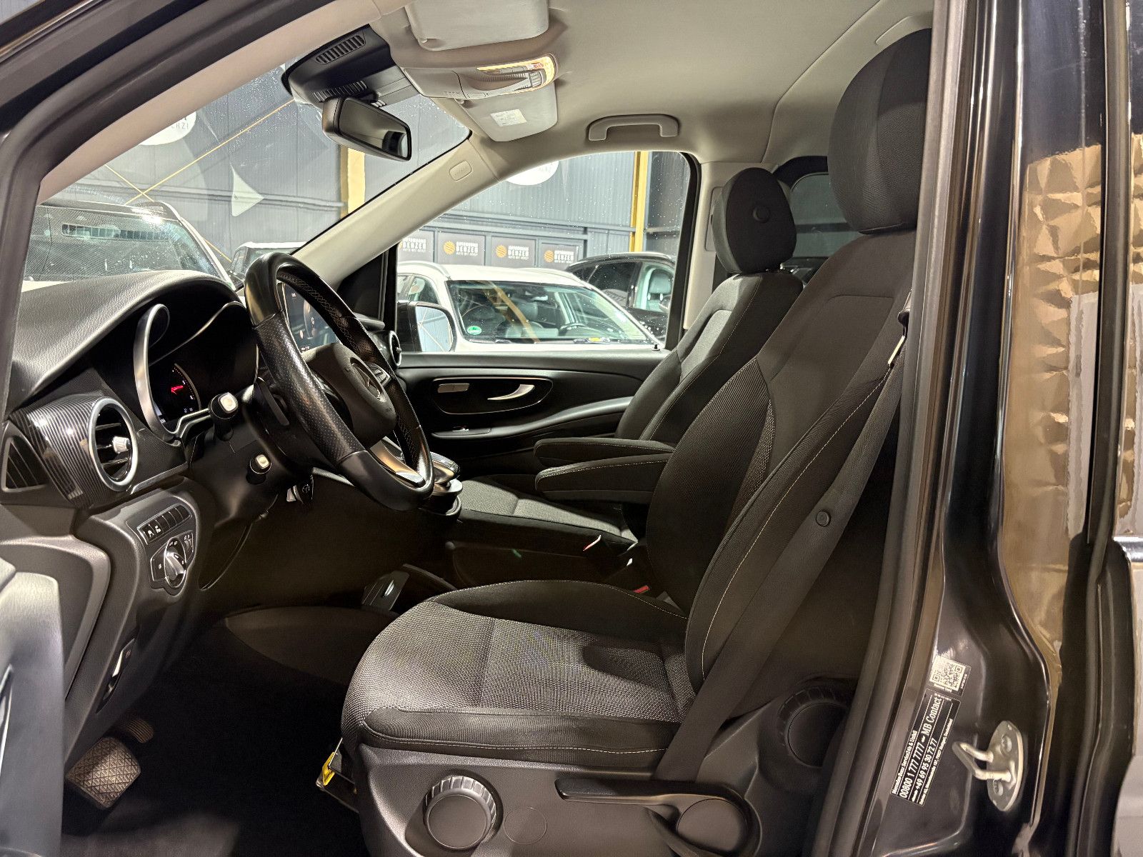 Fahrzeugabbildung Mercedes-Benz V 220d EDITION lang /8-SITZ/BURMESTER/KAMERA/