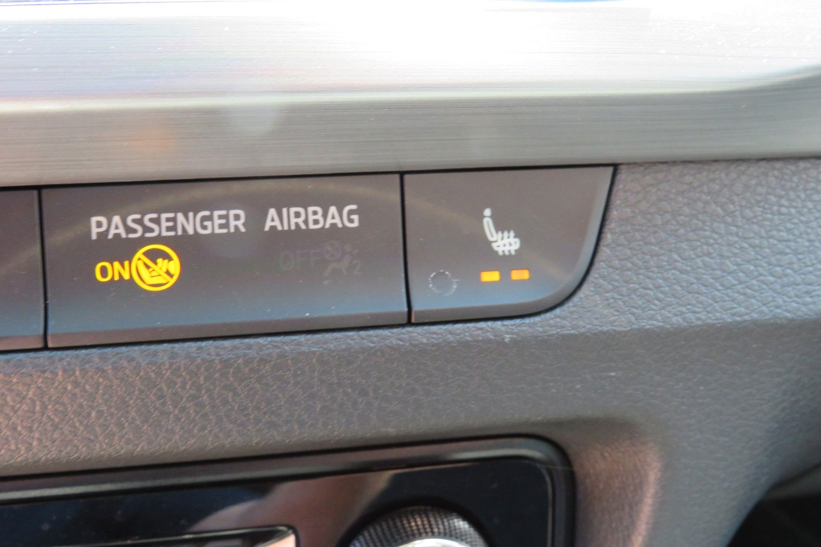 Fahrzeugabbildung SKODA Fabia Combi Ambition GRA SMART-LINK SITZH. PDC 1
