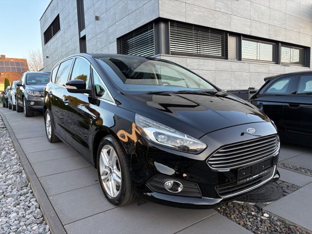 Ford S-Max S-MAX Titanium PANO*AHK*NAVI*7SITZER*STDHZ