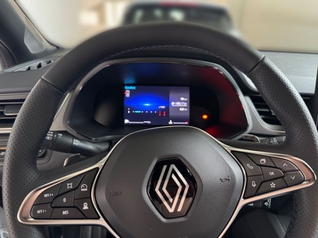 Fahrzeugabbildung Renault Captur Techno Mild Hybrid 160 EDC Winterpaket Na