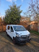 Opel Vivaro-B mit Innenausbau & Camper-Zulassung - Wohnmobil oder -wagen Vivaro
