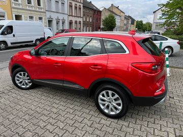Fahrzeugabbildung Renault Kadjar Limited NAVI KAMERA TEMPOMAT TEILLEDER