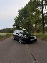 BMW 530dA Touring / M Paket / TÜV 05/27 / AHK  - BMW 530 aus 2001: D