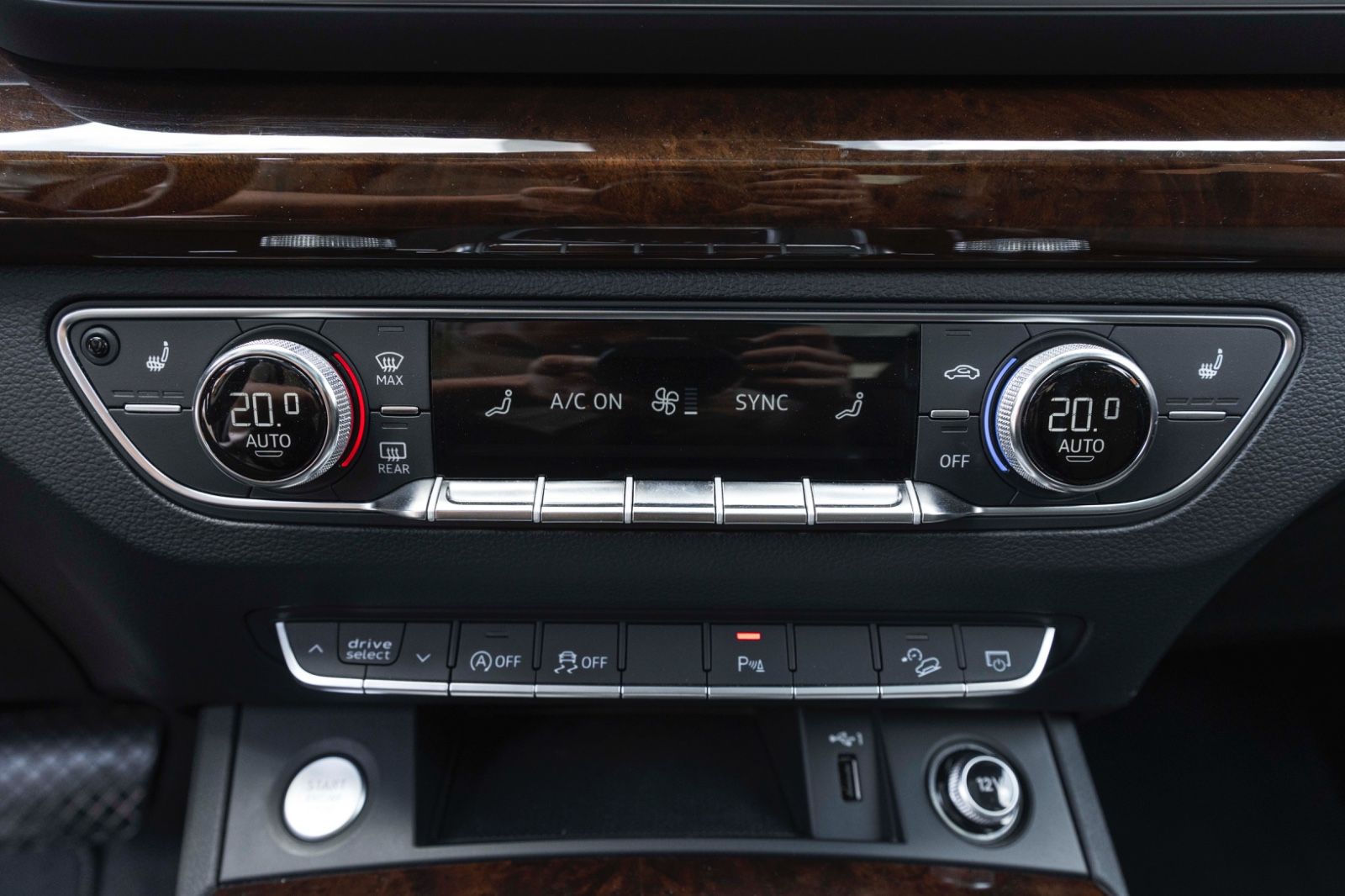 Fahrzeugabbildung Audi Q5 45TFSI QUATTRO LED KAM ALCANTARA TOTW NAV