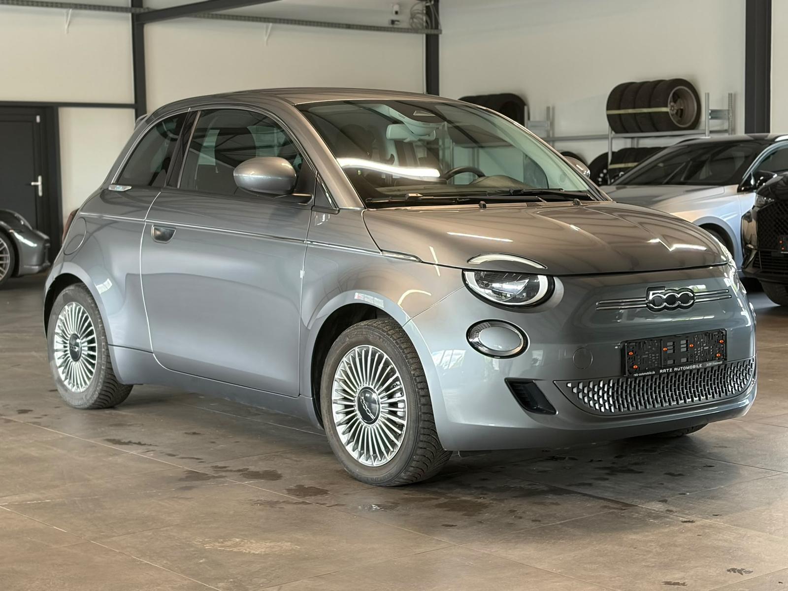 Fiat 500e LM-FELGEN+CARPLAY+TEMP+SPUR.ASS+STAND.HZ+
