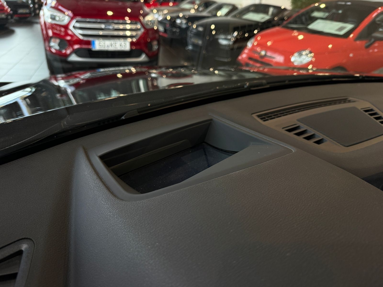 Fahrzeugabbildung BMW X1 xDrive 20 i M Sport PANO AHK HUD LED
