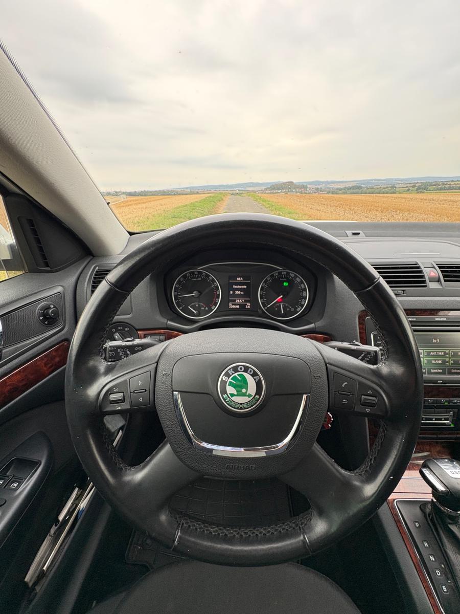 Skoda Octavia 2011 — photo 11